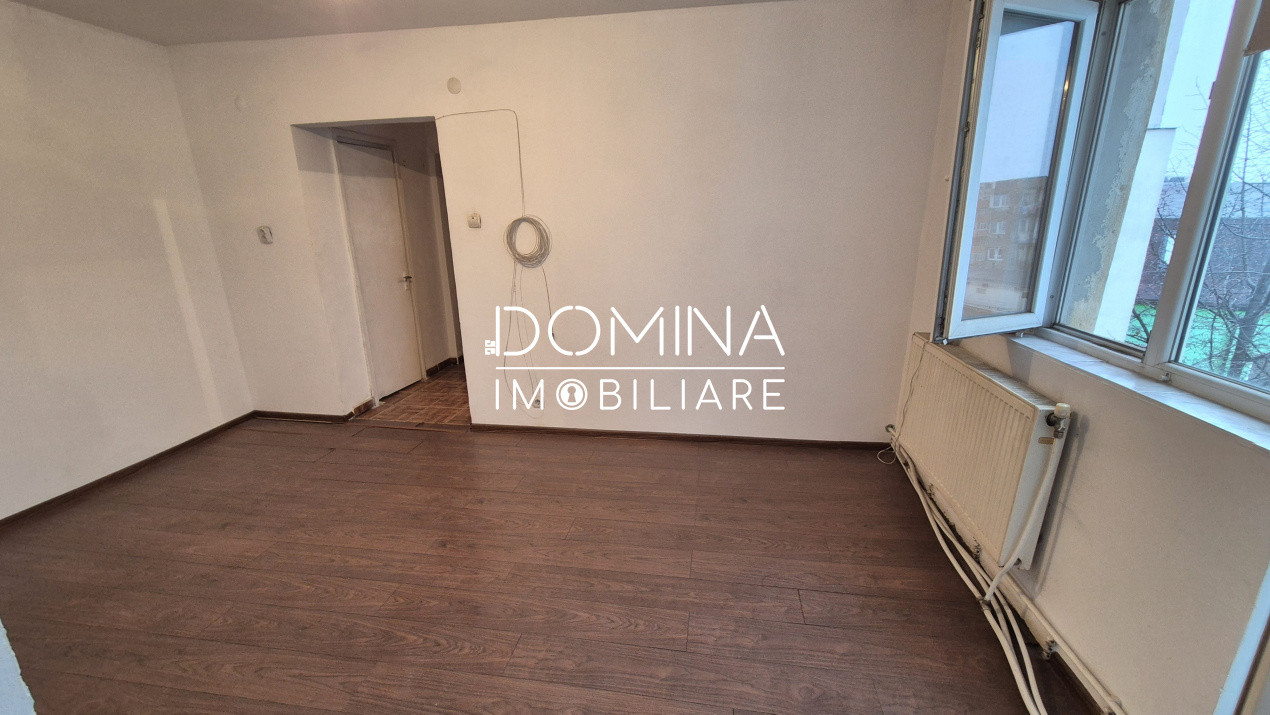 Vânzare apartament 3 camere *etaj 3* - Strada 1 Decembrie 1918 - zona Piața Mică
