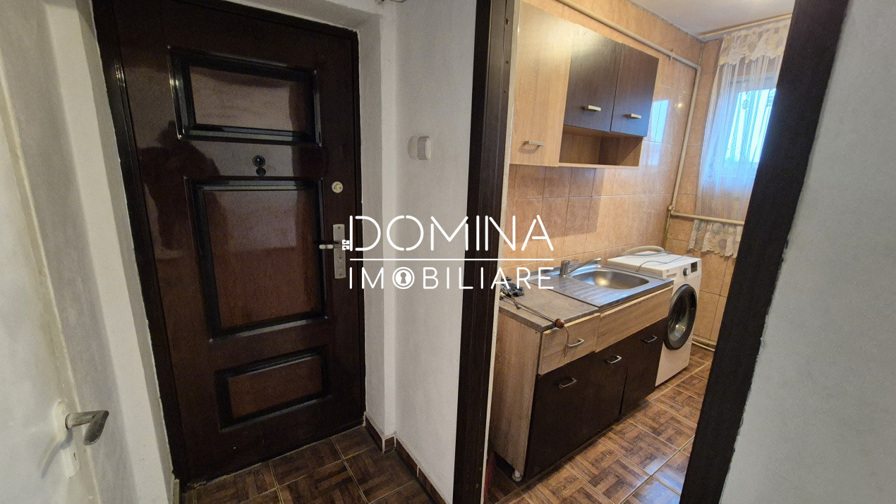 Vânzare apartament 3 camere *etaj 3* - Strada 1 Decembrie 1918 - zona Piața Mică