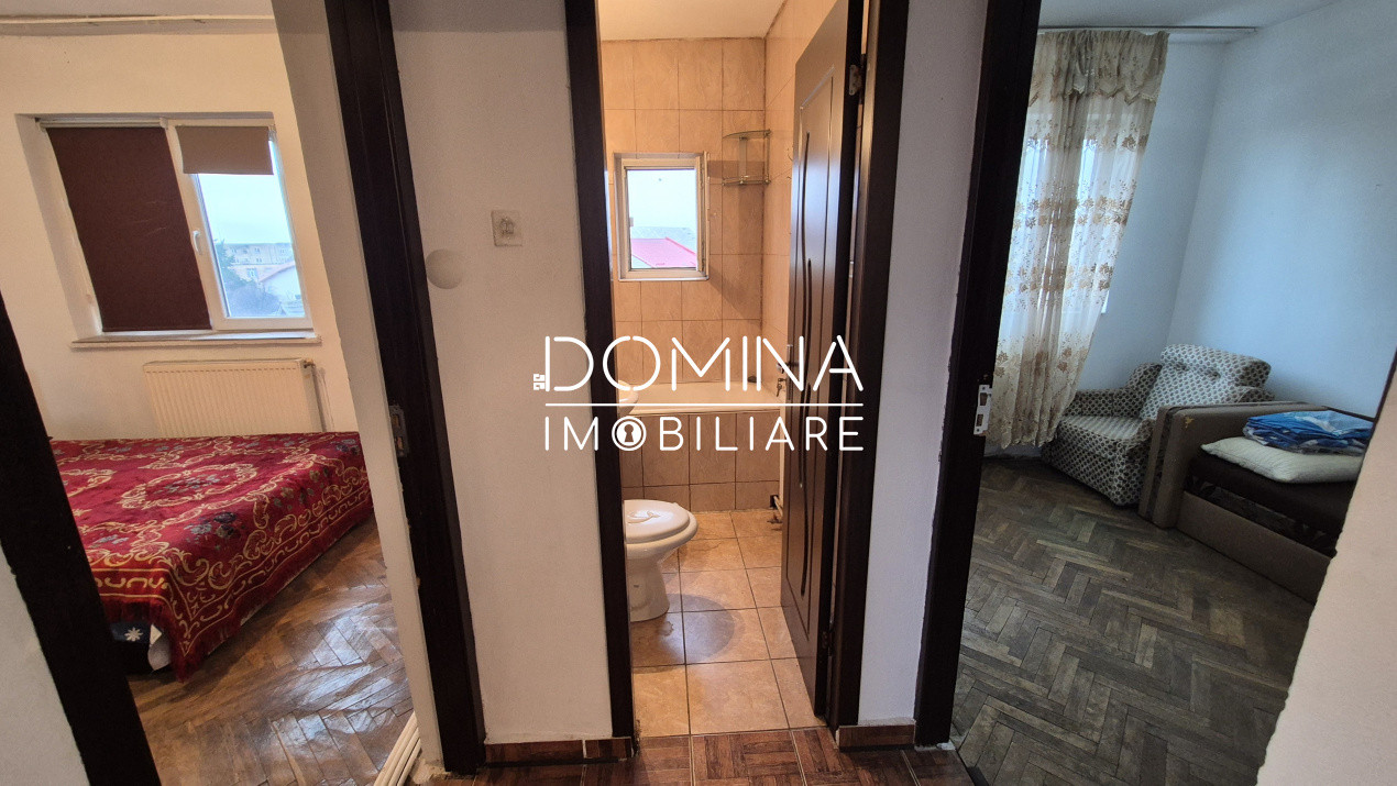 Vânzare apartament 3 camere *etaj 3* - Strada 1 Decembrie 1918 - zona Piața Mică