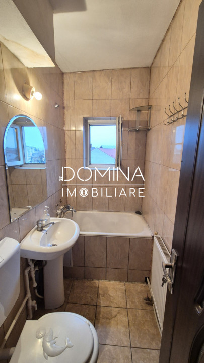 Vânzare apartament 3 camere *etaj 3* - Strada 1 Decembrie 1918 - zona Piața Mică