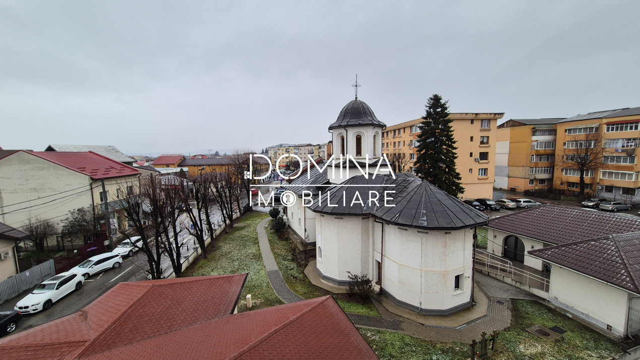 Vânzare apartament 3 camere *etaj 3* - Strada 1 Decembrie 1918 - zona Piața Mică