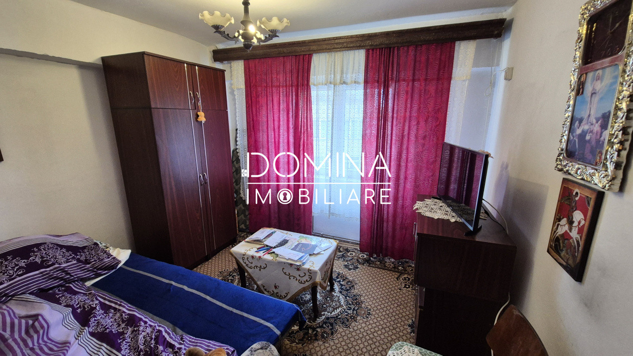 Vânzare apartament 4 camere, 93 mp, în Târgu Jiu, strada Nicolae Titulescu