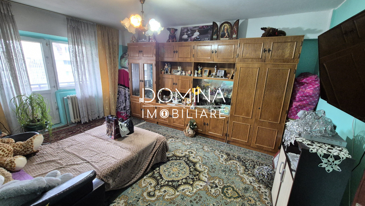 Vânzare apartament 4 camere, 93 mp, în Târgu Jiu, strada Nicolae Titulescu