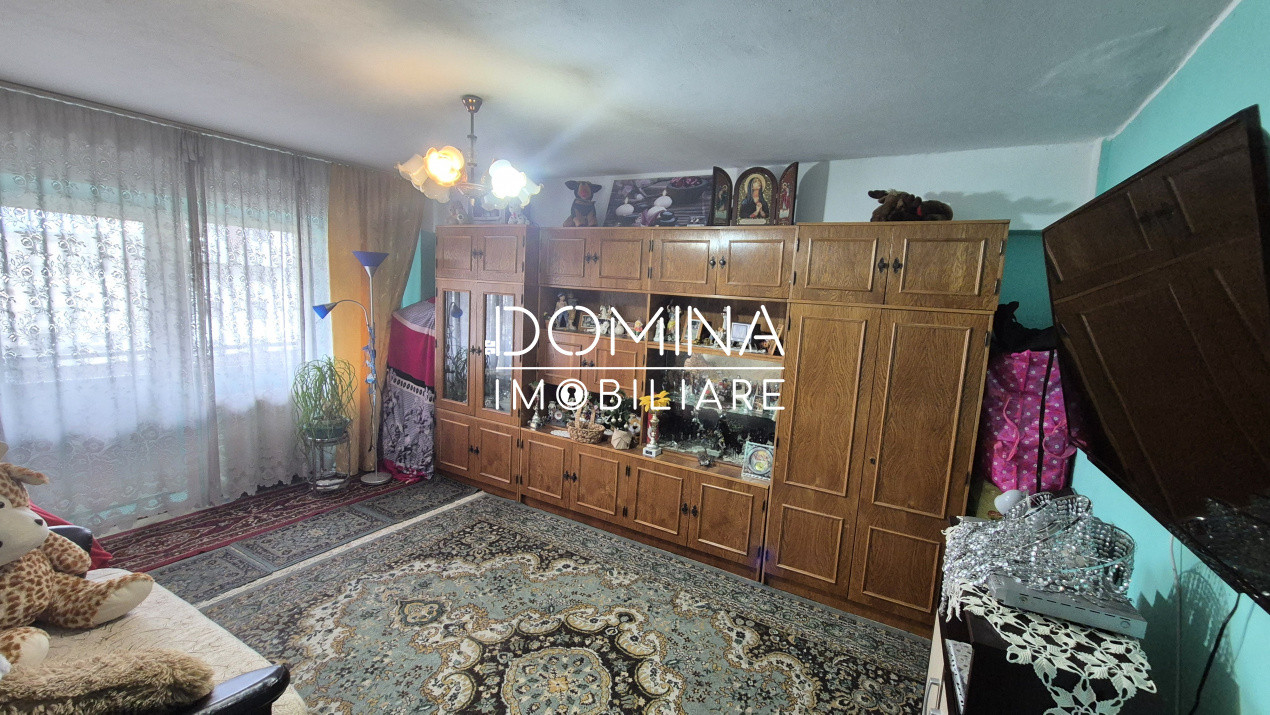 Vânzare apartament 4 camere, 93 mp, în Târgu Jiu, strada Nicolae Titulescu