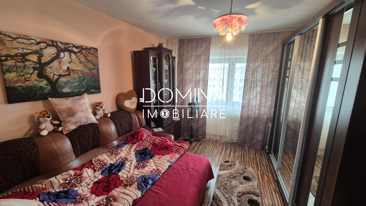 Vânzare apartament 4 camere, 93 mp, în Târgu Jiu, strada Nicolae Titulescu