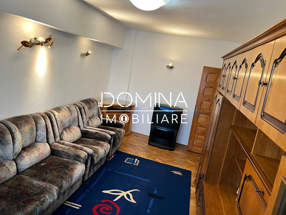 Închiriere apartament 4 camere, 116 mp, Ultracentral, strada Victoriei pietonal