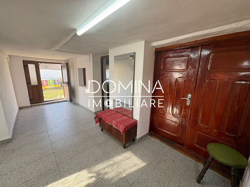 Vânzare casă P+1 și teren generos în Stănești - *stil rustic-conac*