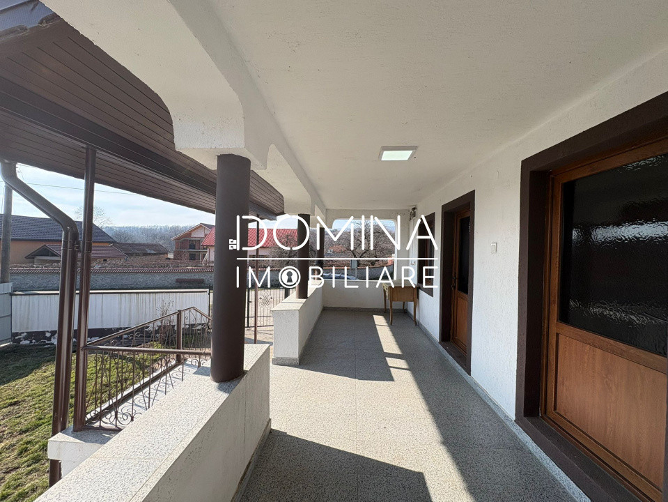 Vânzare casă P+1 și teren generos în Stănești - *stil rustic-conac*