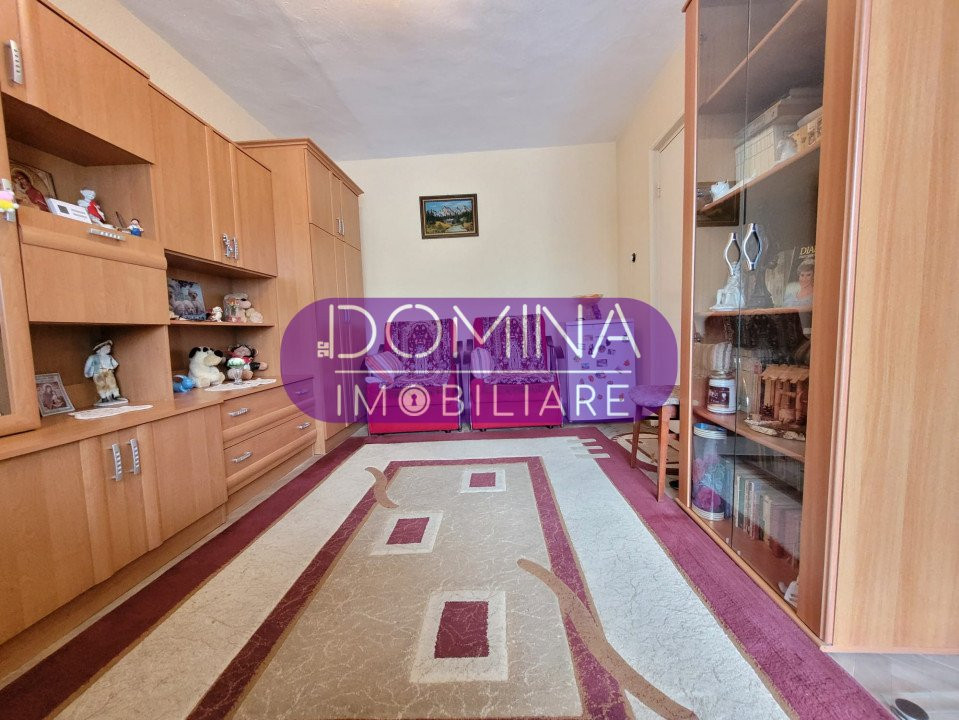 Vânzare apartament 3 camere situat în Târgu Jiu, strada 1 Decembrie 1918