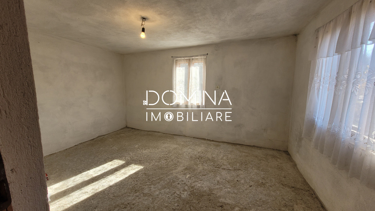 Vânzare casă D+P+1,  situată în comuna Căpreni, sat Bulbuceni