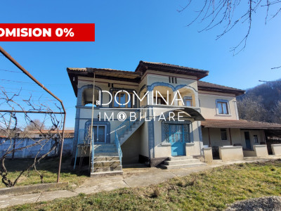 Vânzare casă D+P+1,  situată în comuna Căpreni, sat Bulbuceni