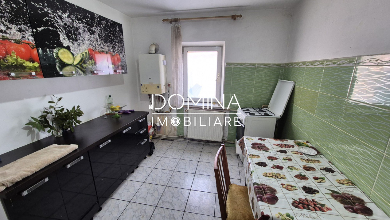 Vânzare apartament 4 camere, et.2, situat în Târgu Jiu, strada Progresului