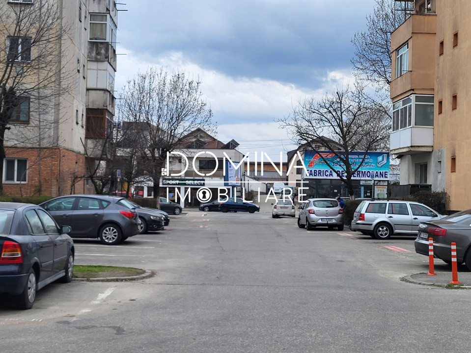 Vânzare apartament cu 2 camere, decomandat, strada Dacia langa Mall