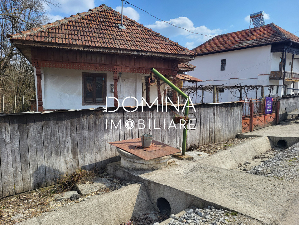 Vânzare casă și teren intravilan în comuna Arcani, sat Câmpofeni