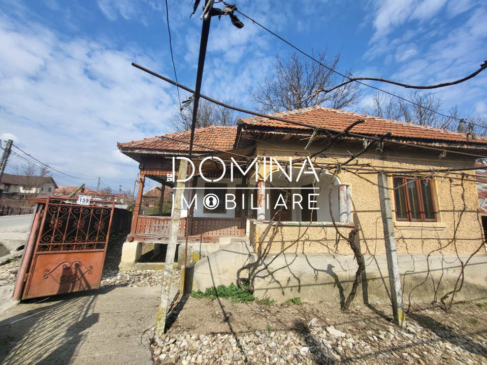 Vânzare casă și teren intravilan în comuna Arcani, sat Câmpofeni