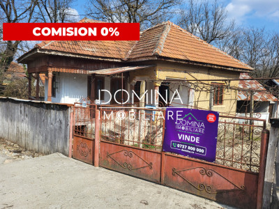 Vânzare casă și teren intravilan în comuna Arcani, sat Câmpofeni