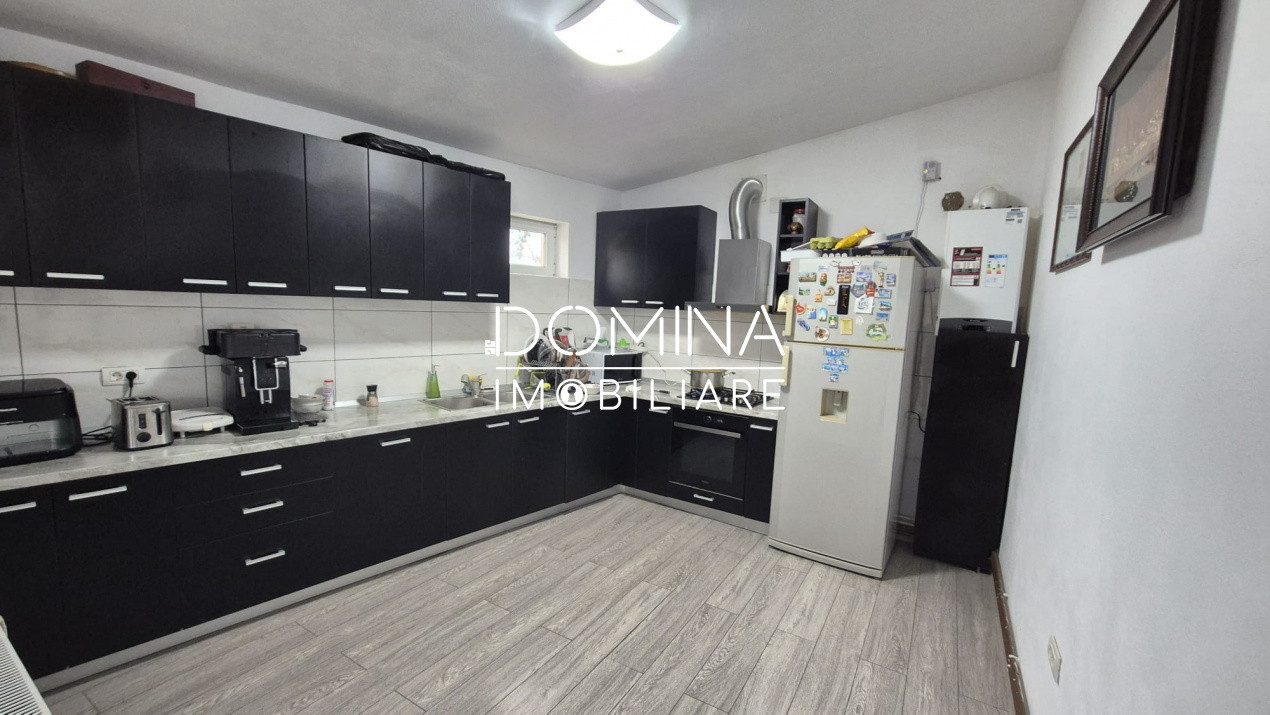 Vânzare casă P+M *suprafață generoasă-cartier privat* Str. Salcâmului, Panduraș