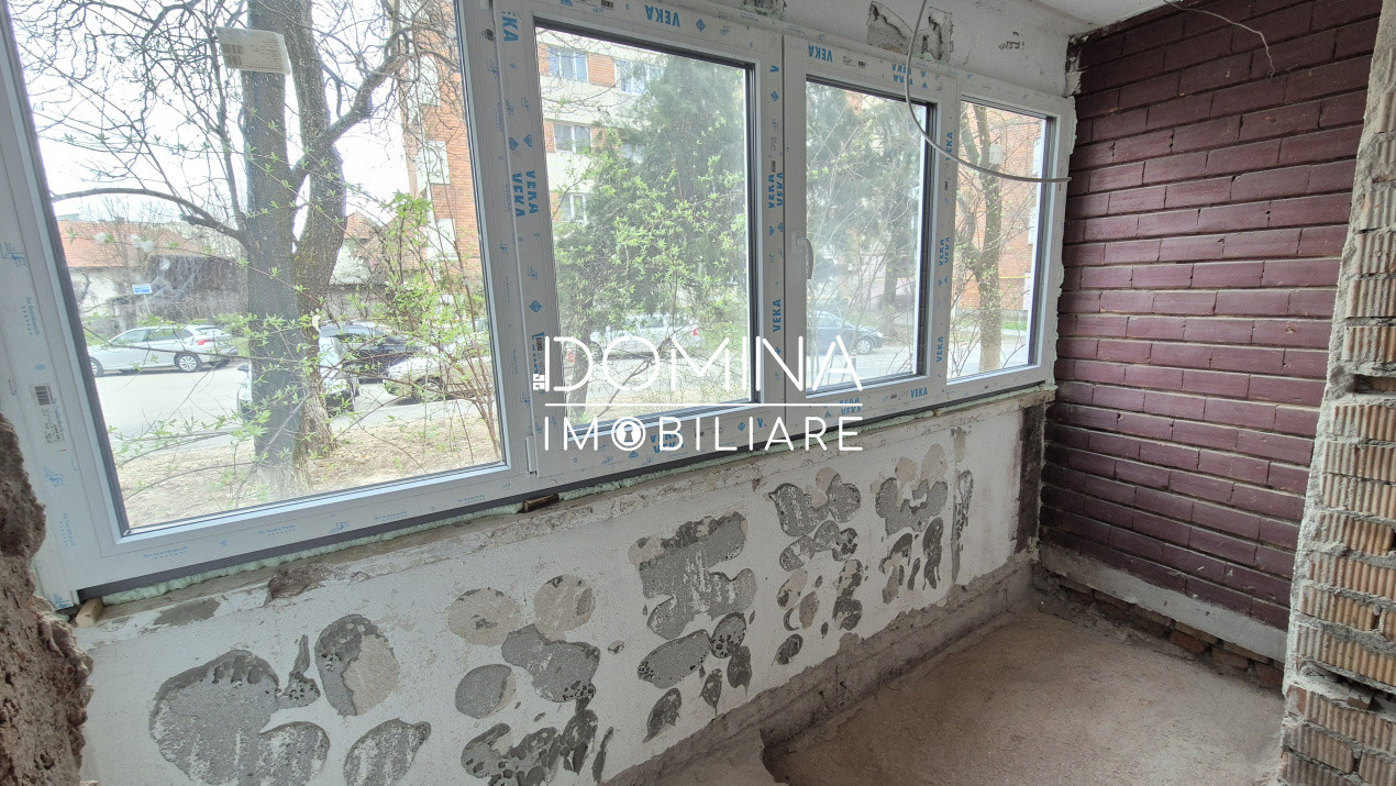 Vânzare apartament 3 camere, în Tg. Jiu, str. Nicolae Bălcescu - zonă centrală