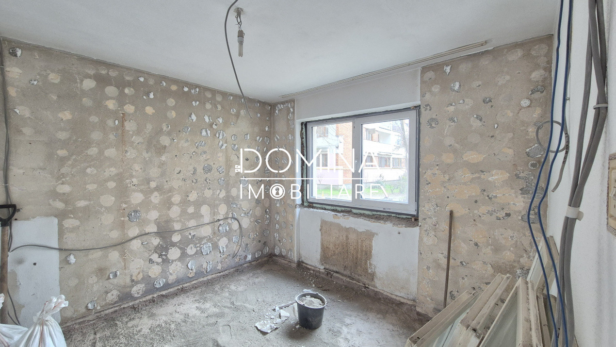 Vânzare apartament 3 camere, în Tg. Jiu, str. Nicolae Bălcescu - zonă centrală