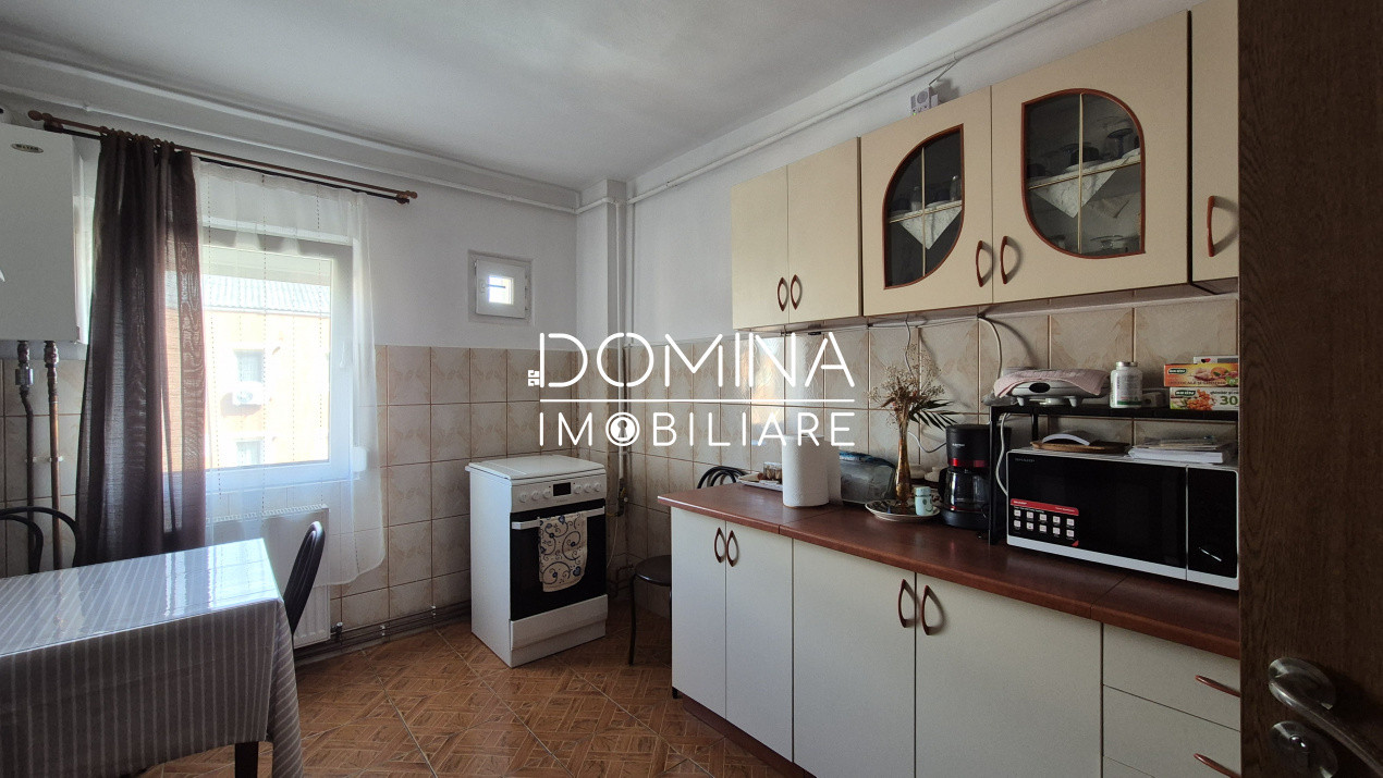 Vânzare apartament 4 camere, 79 mp, vedere bilaterală – zona Debarcader