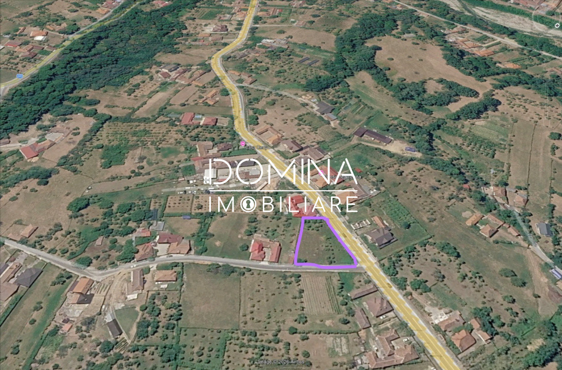 Vânzare teren intravilan 1500 mp - Novaci – dublă deschidere, zonă turistică