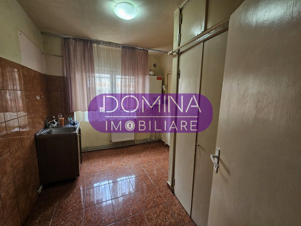 Vanzare apartament 2 camere * ULTRACENTRAL * etaj 1 in Tg. Jiu, strada Unirii