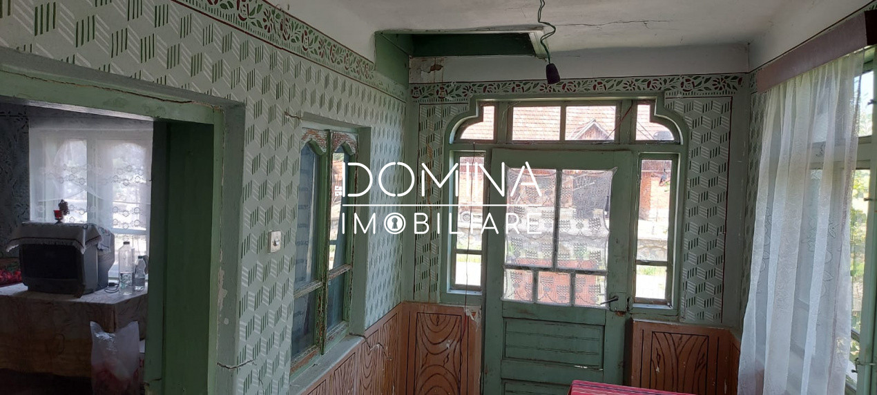 Vânzare casă tradițională, teren 1583 mp, Polovragi 