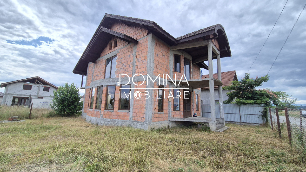 Vânzare casă P+M, finalizată 80% – Strada Panduri, Târgu Jiu