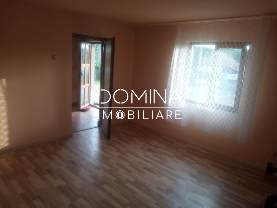 Vânzare casă P+M situată în Blahnița de Sus, Comuna Săcelu