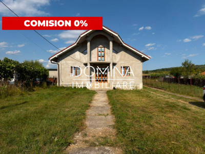 Vânzare casă P+M situată în Blahnița de Sus, Comuna Săcelu