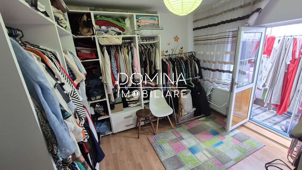 Vânzare apartament 3 camere, 75 mp, situat în Târgu Jiu, strada 23 August