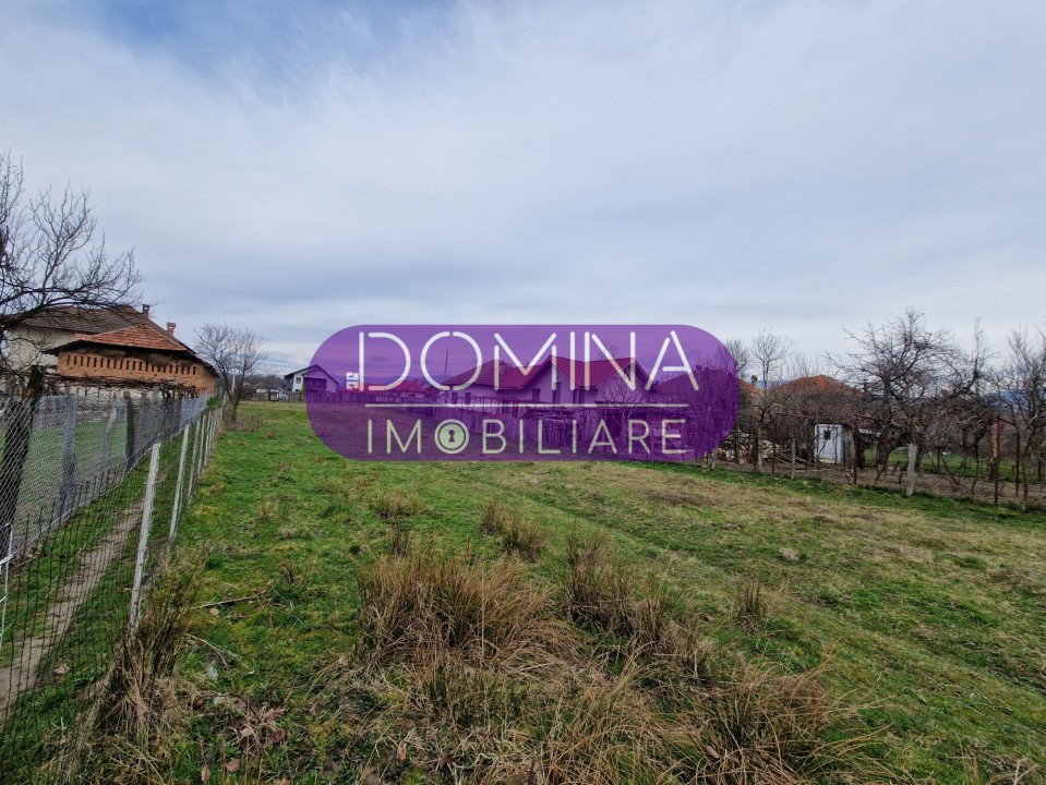 Vânzare teren situat în Oraș Novaci, strada Parângului - la DN 67 C