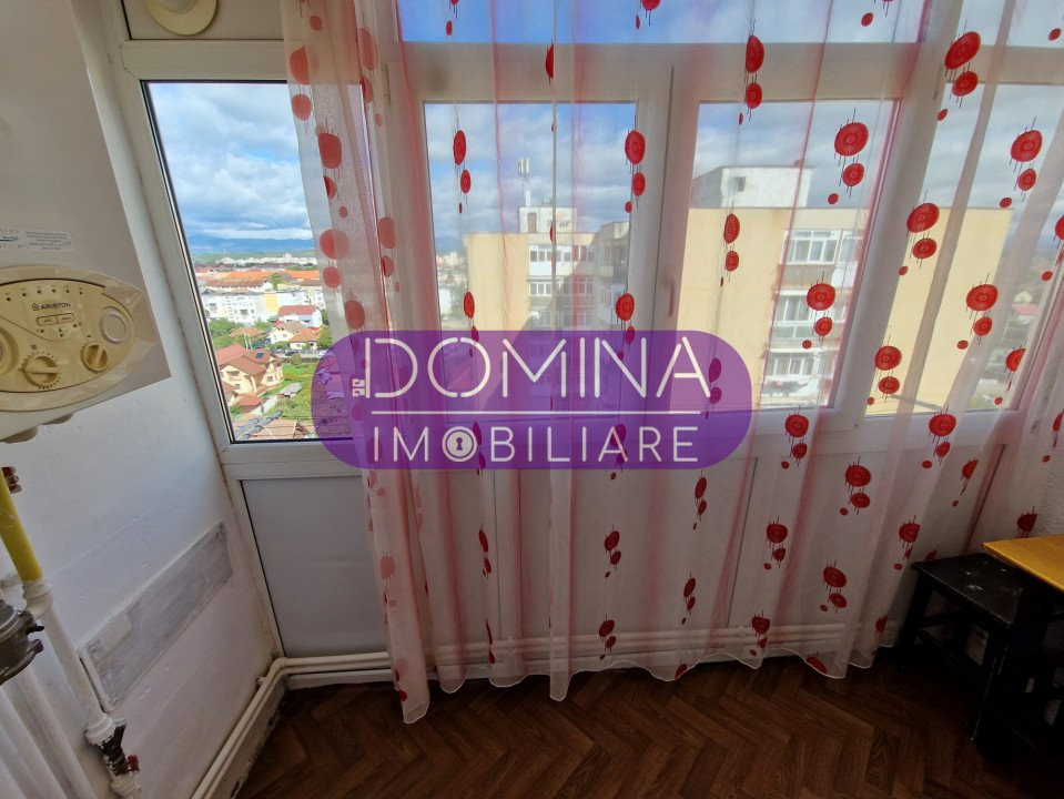 Vânzare apartament 2 camere, situat în Târgu Jiu, Aleea Plopilor - zona 9 Mai