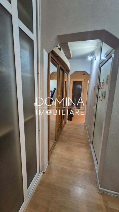 Vânzare apartament 3 camere, strada 9 Mai, vizavi de Shoping City Mall