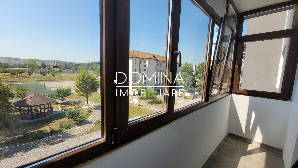 Vânzare apartament 3 camere complet renovat, Aleea Școlii, Rovinari