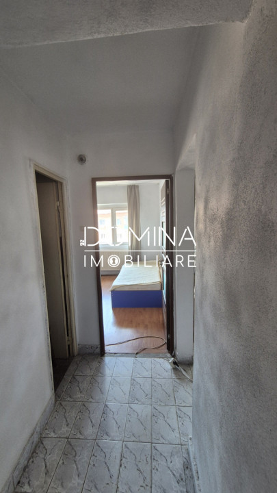 Vânzare apartament 3 camere,  în Tg. Jiu, strada 22 Decembrie 1989 - zona 8 Mai
