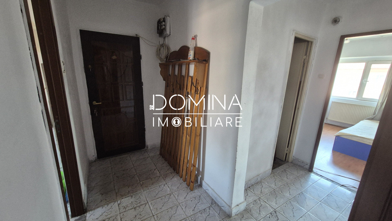 Vânzare apartament 3 camere,  în Tg. Jiu, strada 22 Decembrie 1989 - zona 8 Mai