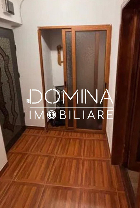 Vânzare apartament 3 camere, etaj 3, strada Jiului, Bumbești-Jiu