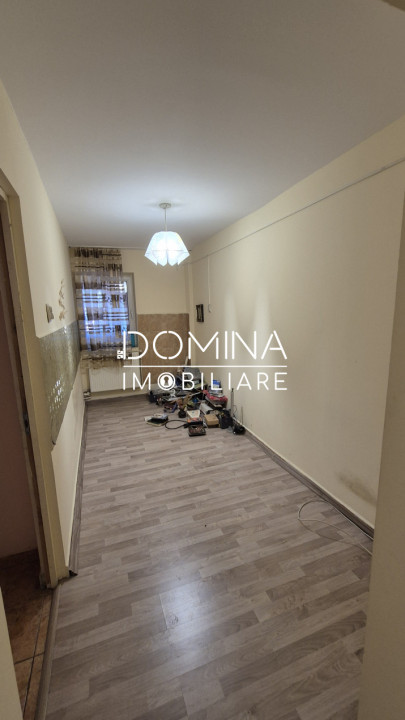 Vânzare garsonieră spațioasă, 48 mp situată în Târgu Jiu, strada Mărgăritarului