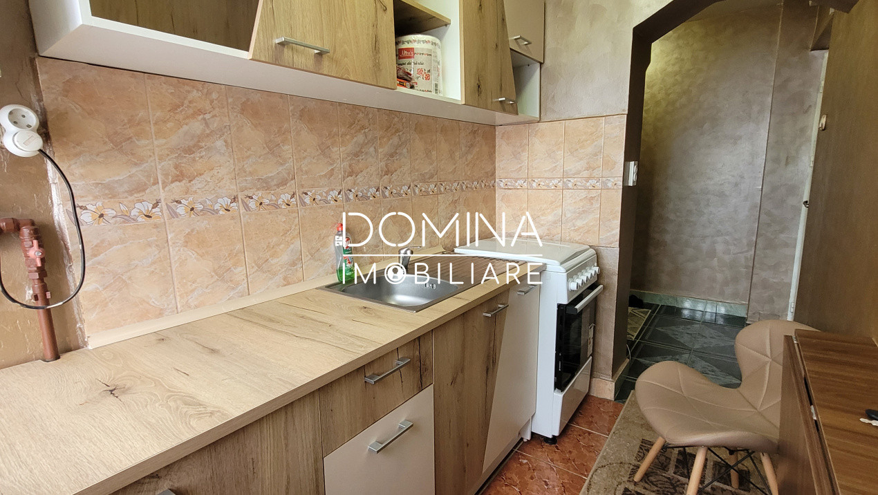 Vânzare apartament 3 camere, renovat, Aleea Plopilor, Târgu Jiu