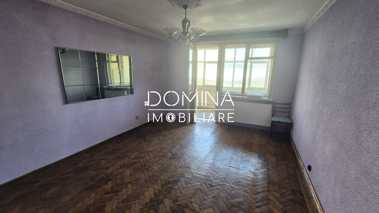 Vânzare apartament 3 camere, etaj 2 - decomandat - strada Zambilelor