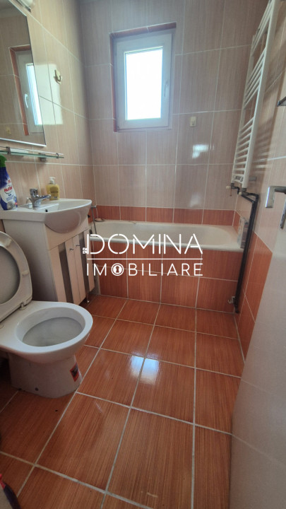 Vânzare apartament 3 camere, etaj 2 - decomandat - strada Zambilelor