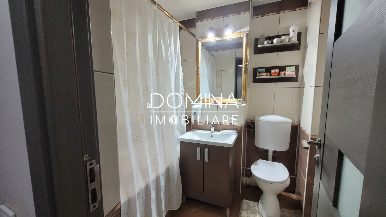 Vânzare apartament 4 camere, decomandat, strada Victoriei – central