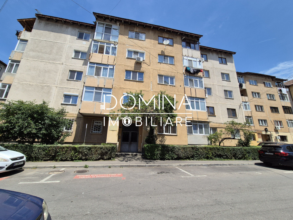 Vânzare apartament central, 3 camere+boxă, situat în Târgu Jiu, strada Cerna