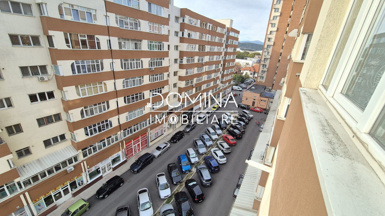 Vânzare apartament 2 camere, ULTRACENTRAL, zona Hotel Gorj
