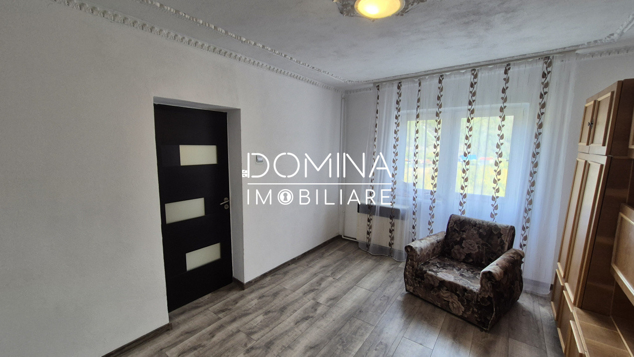 Vânzare apartament 2 camere, decomandat, strada Gării, Bumbești-Jiu