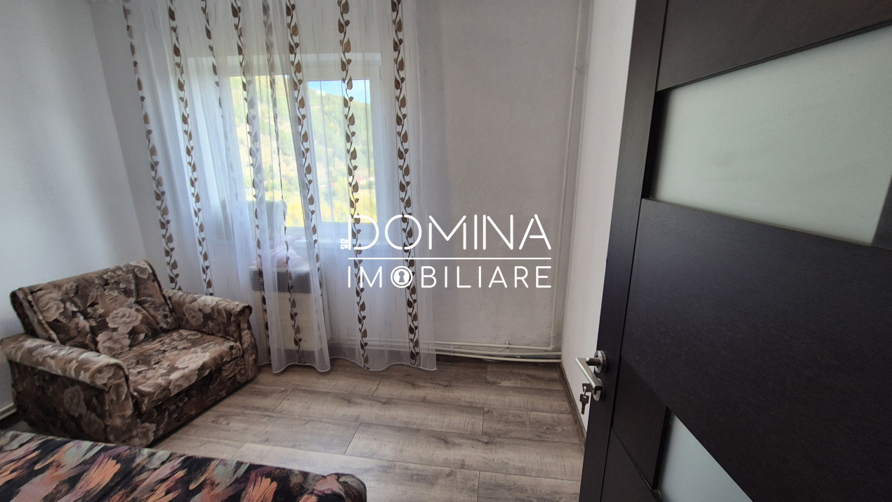 Vânzare apartament 2 camere, decomandat, strada Gării, Bumbești-Jiu