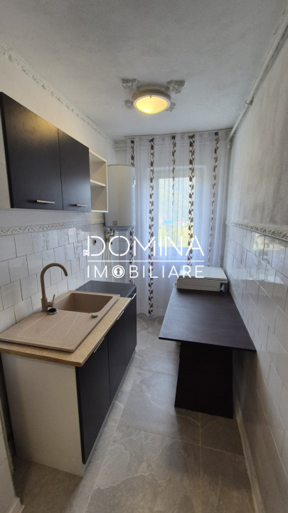 Vânzare apartament 2 camere, decomandat, strada Gării, Bumbești-Jiu