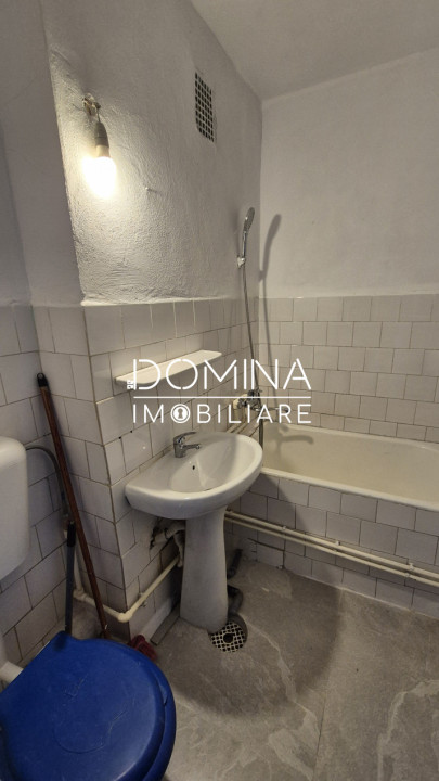 Vânzare apartament 2 camere, decomandat, strada Gării, Bumbești-Jiu