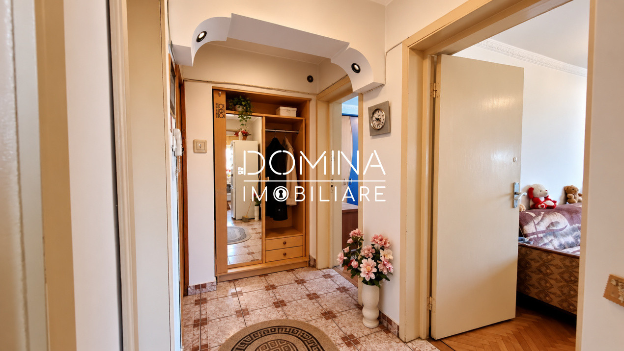 Vânzare apartament 4 camere, et.2,  situat în Târgu Jiu, Aleea Plopilor